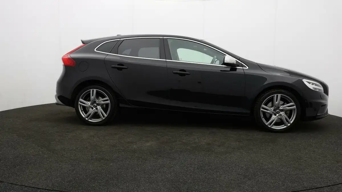 2018-volvo-v40-20td-d3-r-design-pro-big-33
