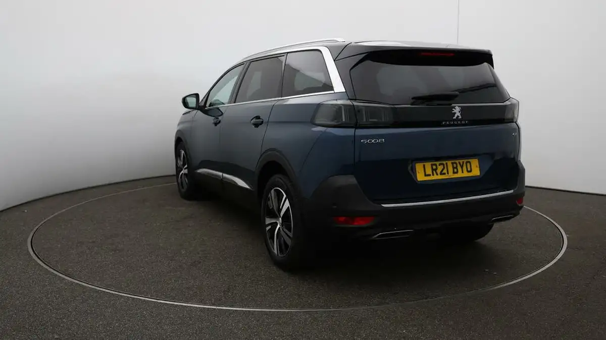 2021-peugeot-5008-suv-15-bluehdi-gt-big-63
