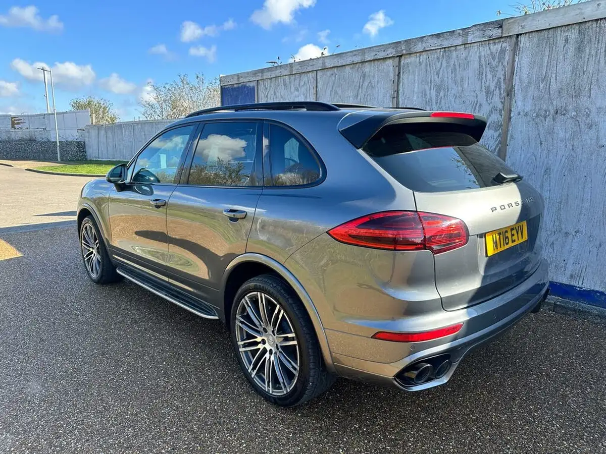 2016-porsche-cayenne-42td-s-big-52