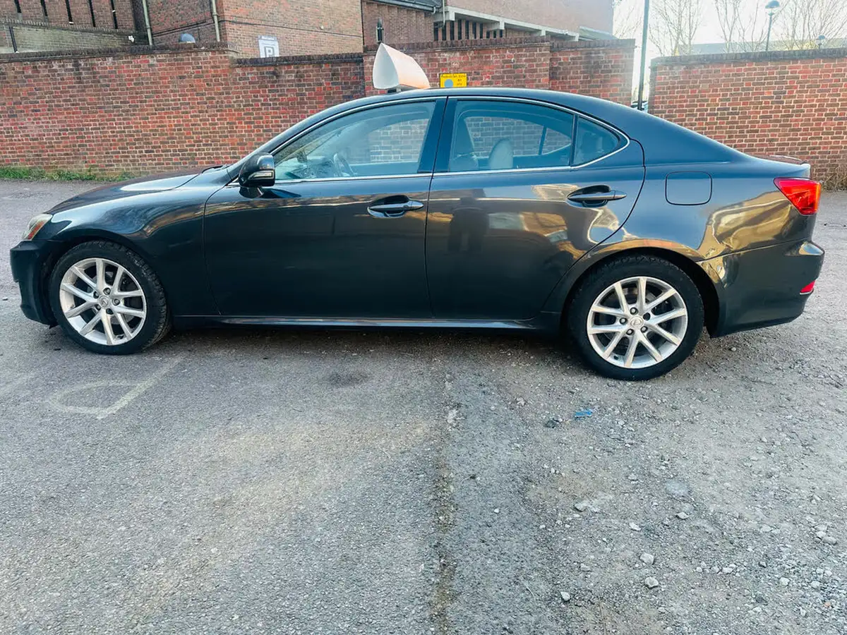 2009-lexus-is-250-25-se-i-saloon-4d-auto-big-4