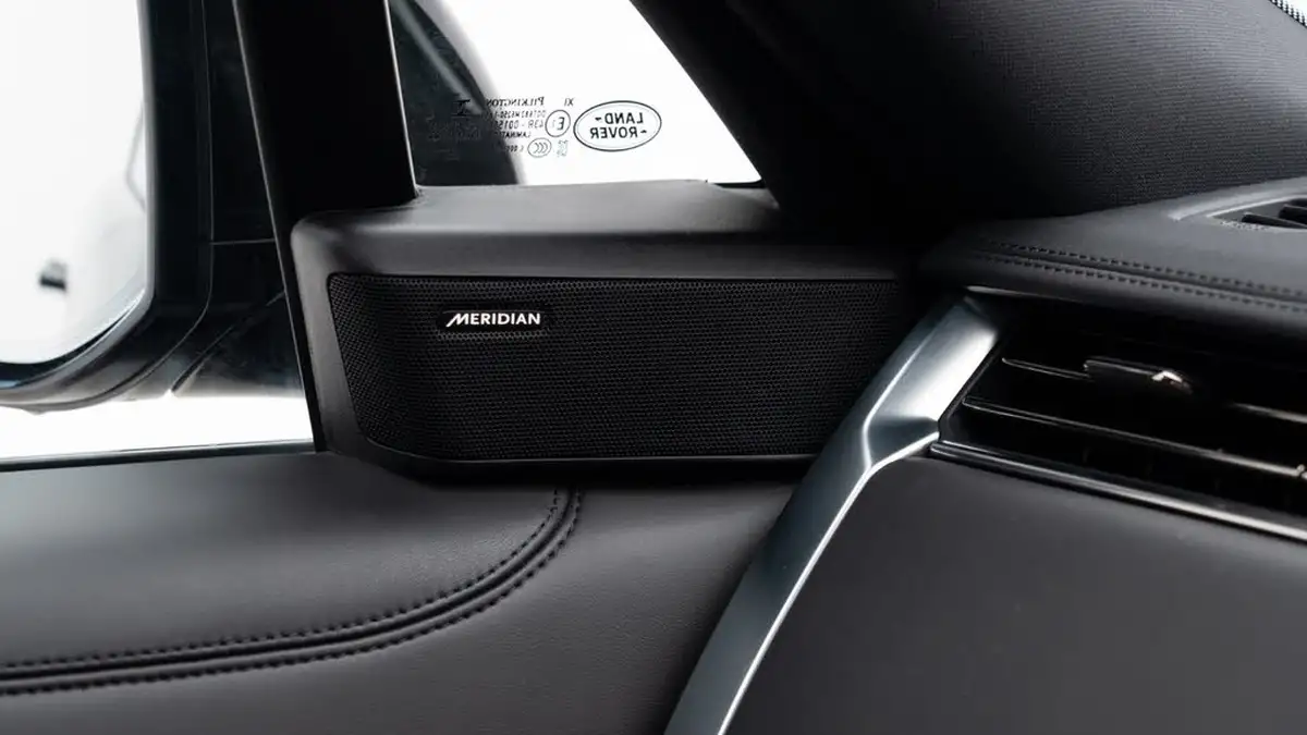 2022-land-rover-range-rover-30-p440e-hse-big-28