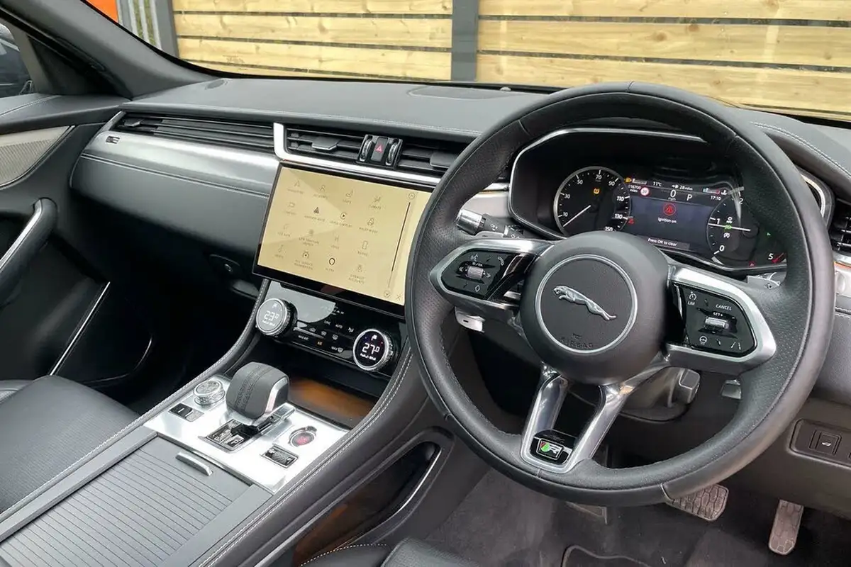 2022-jaguar-f-pace-20-d200-r-dynamic-s-big-26