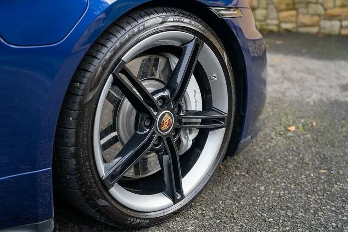 2021-porsche-taycan-e-turbo-performance-battery-plus-big-6