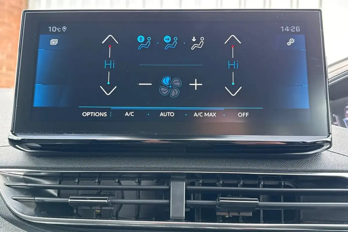 2021-peugeot-3008-suv-12-puretech-allure-premium-big-21