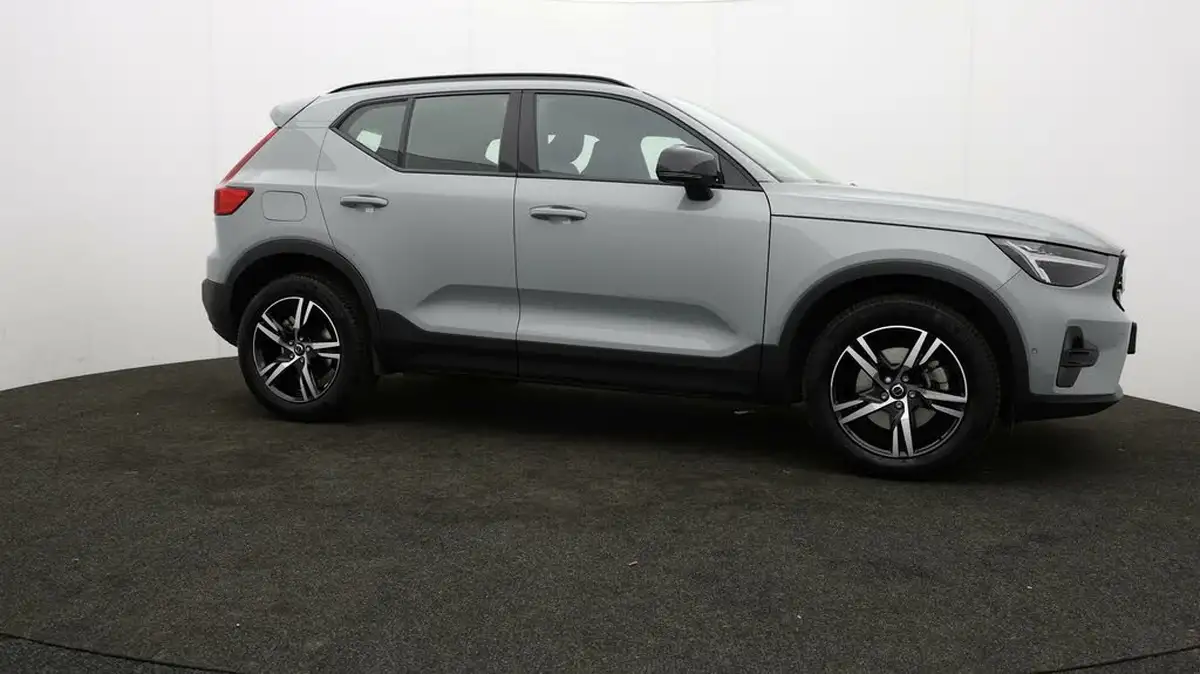 2023-volvo-xc40-20-b3-plus-big-41