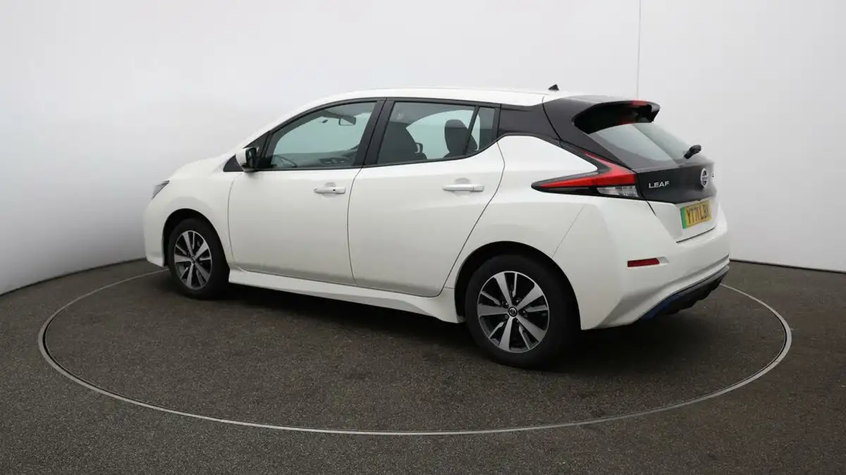 2022-nissan-leaf-e-acenta-big-26
