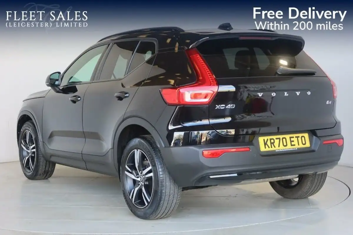 2020-volvo-xc40-20-b4-r-design-big-3