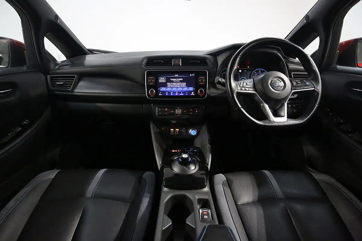 2020-nissan-leaf-e-e-tekna-big-1