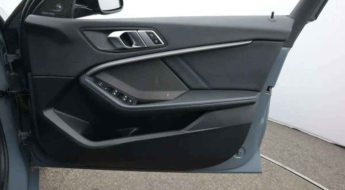 2021-bmw-1-series-20-m135i-xdrive-big-15