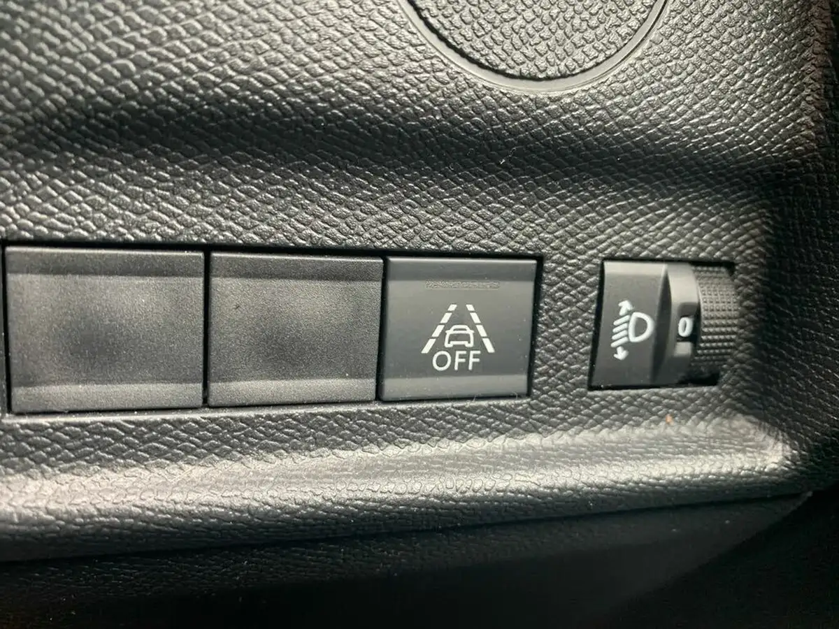 2022-citroen-c4-12-puretech-sense-big-24