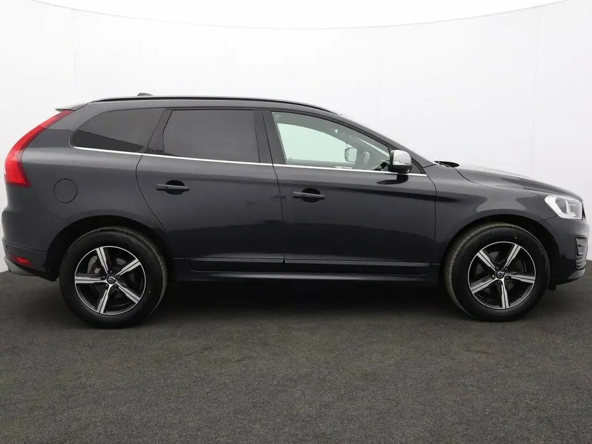 2017-volvo-xc60-20td-d4-r-design-nav-big-12