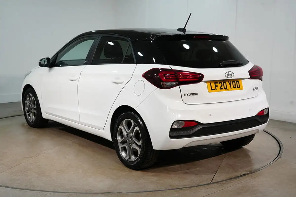 2020-hyundai-i20-12-play-big-8