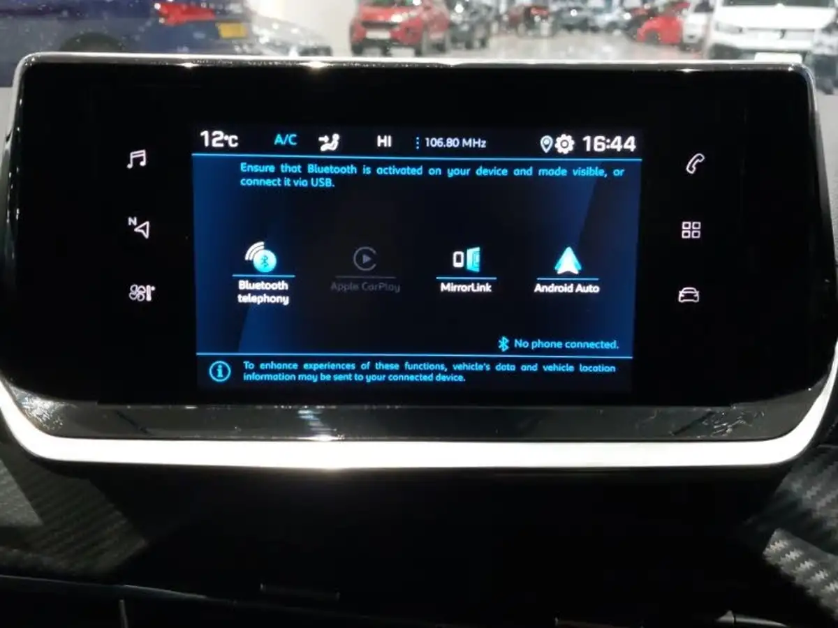 2023-peugeot-208-12-puretech-active-premium-100ps-eat8-big-15