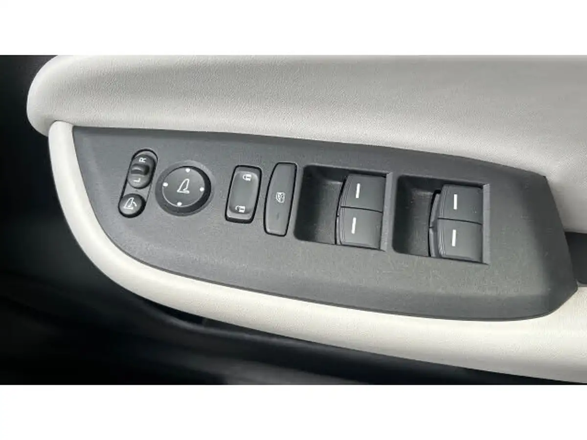 2022-honda-jazz-15-i-mmd-ex-107ps-big-33