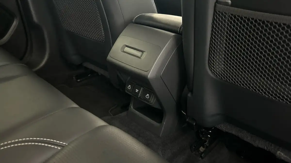 2021-jaguar-i-pace-ev400-black-big-17