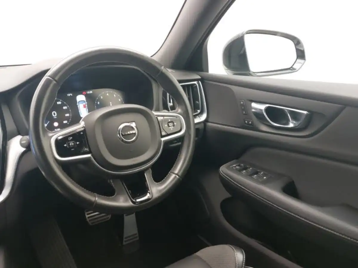 2021-volvo-s60-20-b5-r-design-big-10