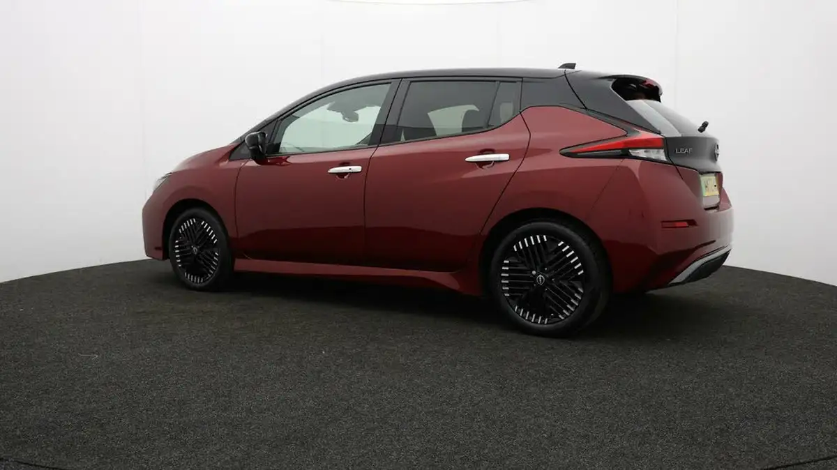 2023-nissan-leaf-e-tekna-39kwh-big-73