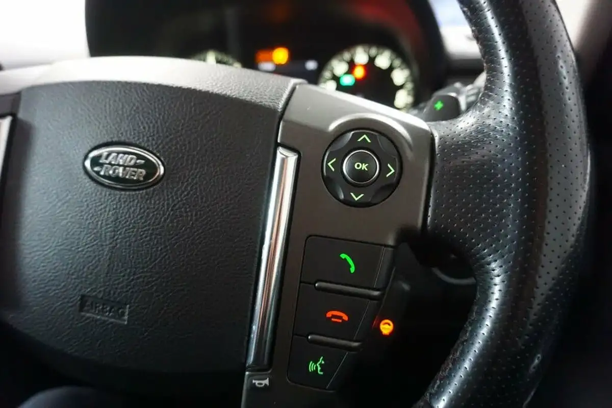 2015-land-rover-discovery-4-30-sd-v6-hse-lux-big-38