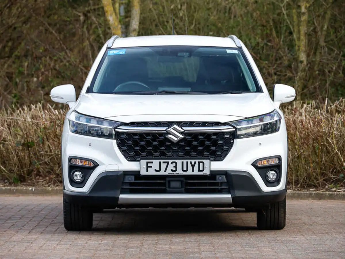 2024-suzuki-s-cross-15-motion-big-19