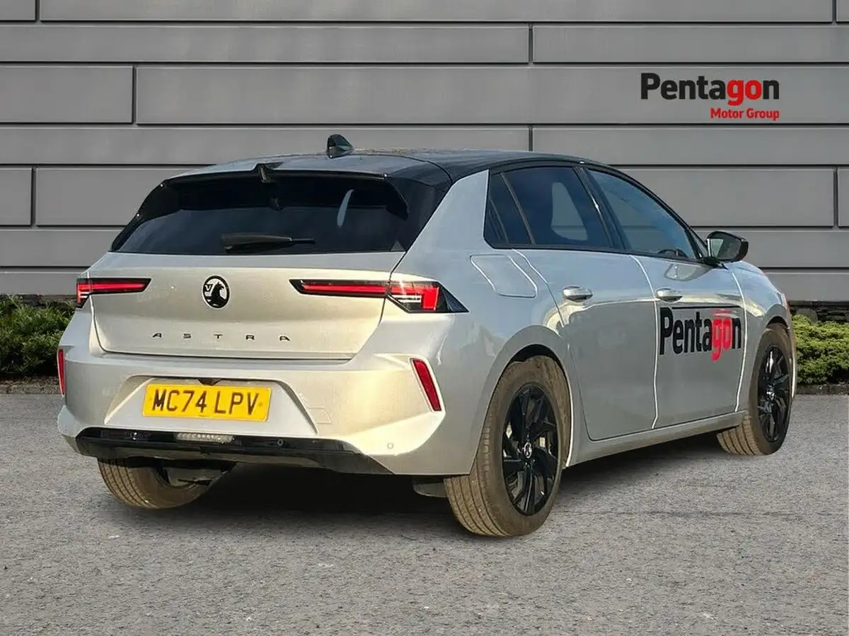 2024-vauxhall-astra-12-turbo-gs-130ps-hatchback-big-3
