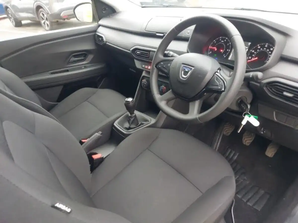 2021-dacia-sandero-10-sce-access-big-17
