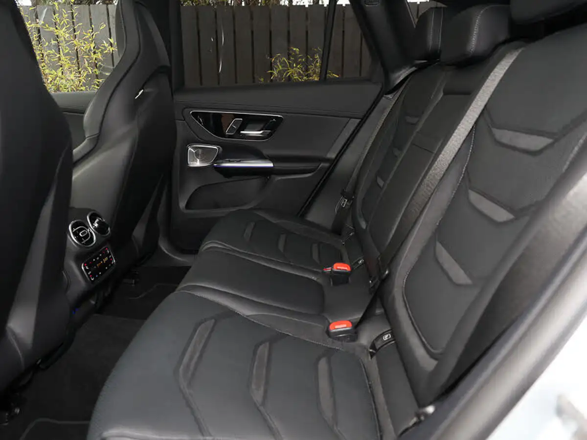 2023-mercedes-benz-glc-class-20-glc-amg-63-s-e-night-edition-premium-plus-suv-big-6