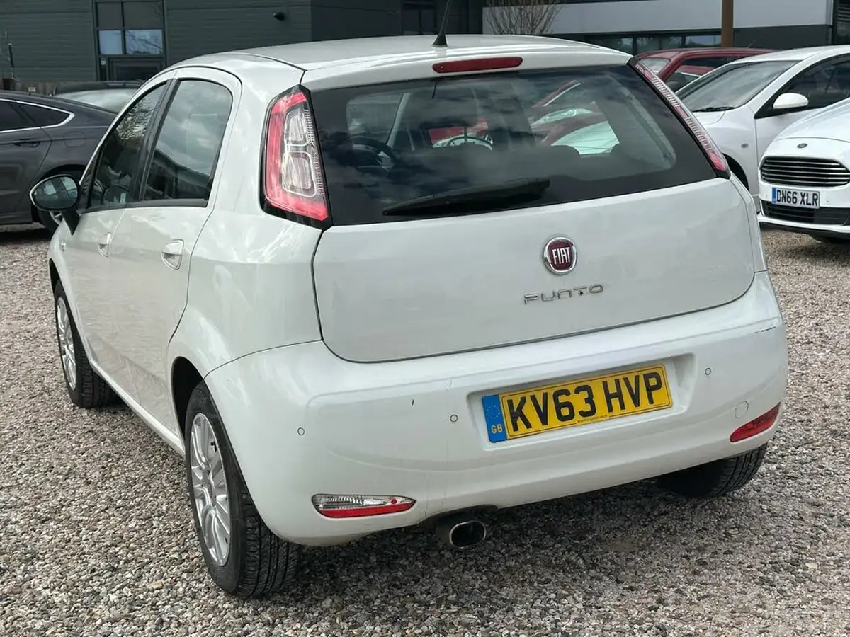 2013-fiat-punto-12-easy-no-ss-5d-big-7