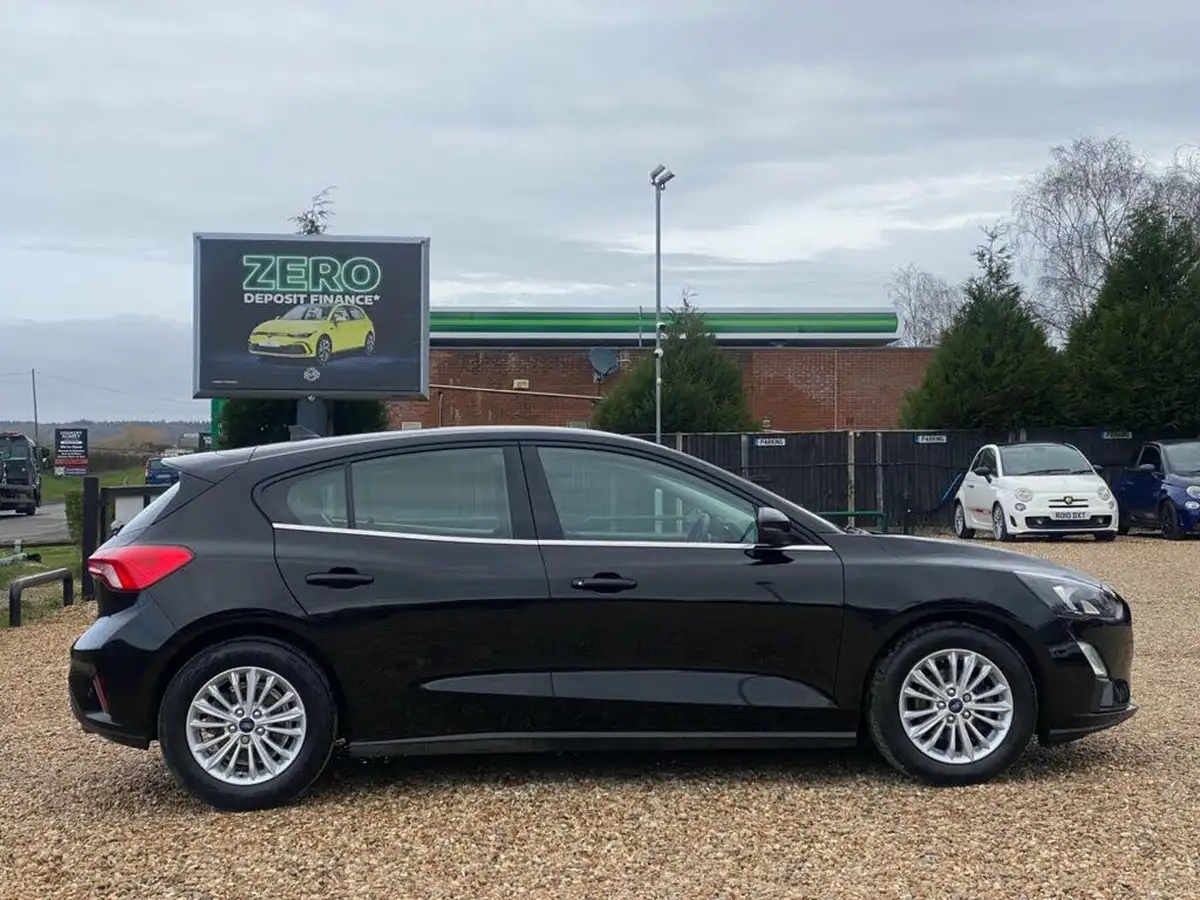 2019-ford-focus-10t-titanium-hatchback-big-5