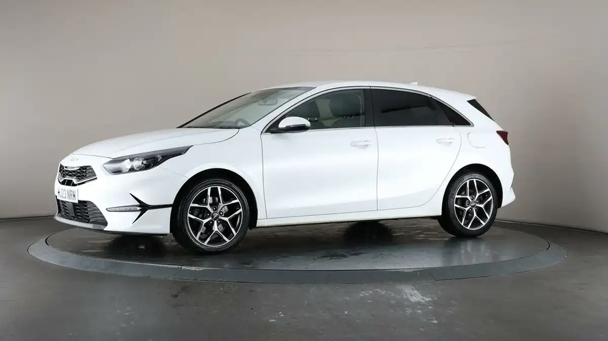 2022-kia-ceed-15-t-gdi-3-hatchback-big-33