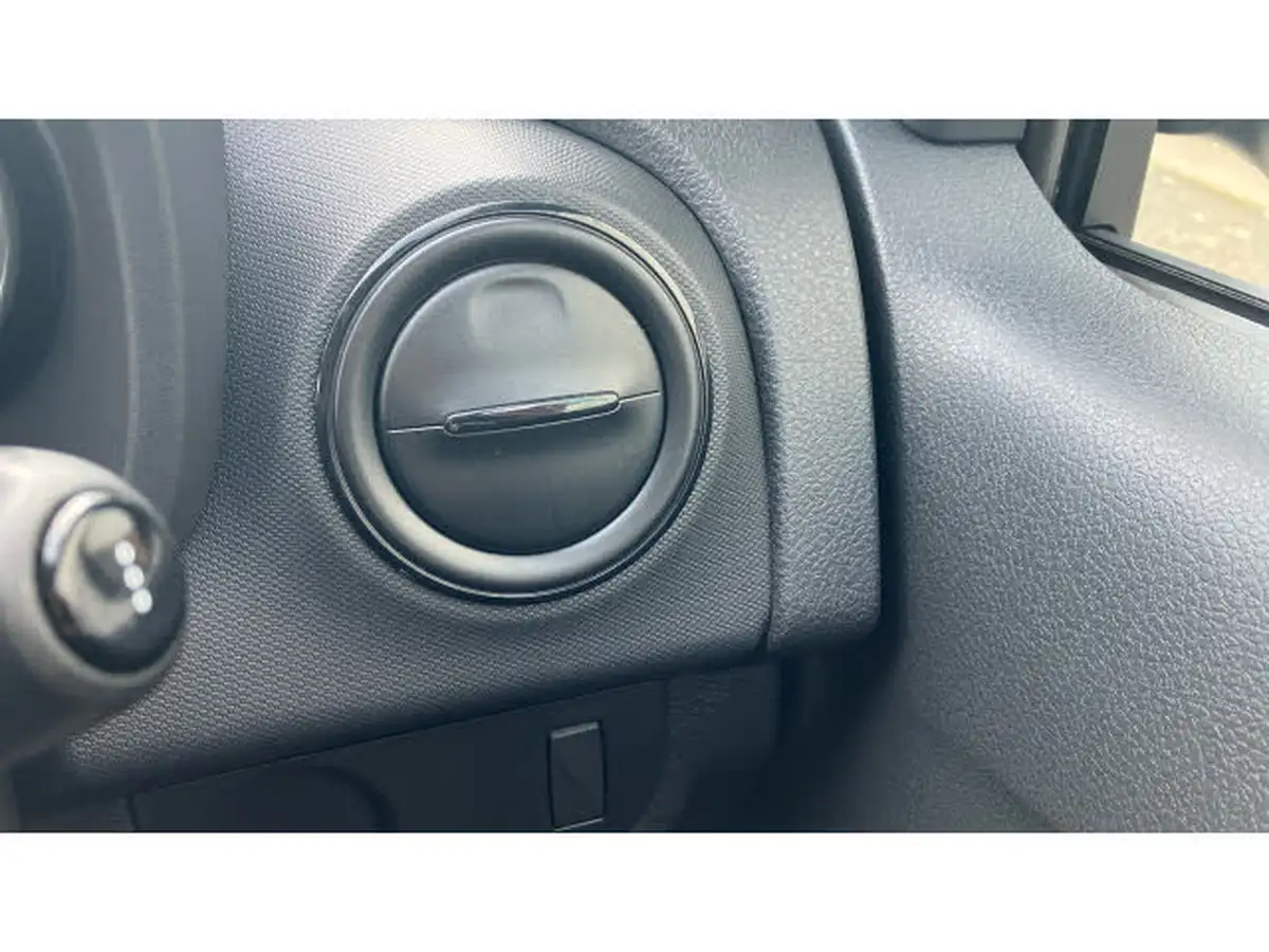 2020-dacia-sandero-10-sce-essential-big-45