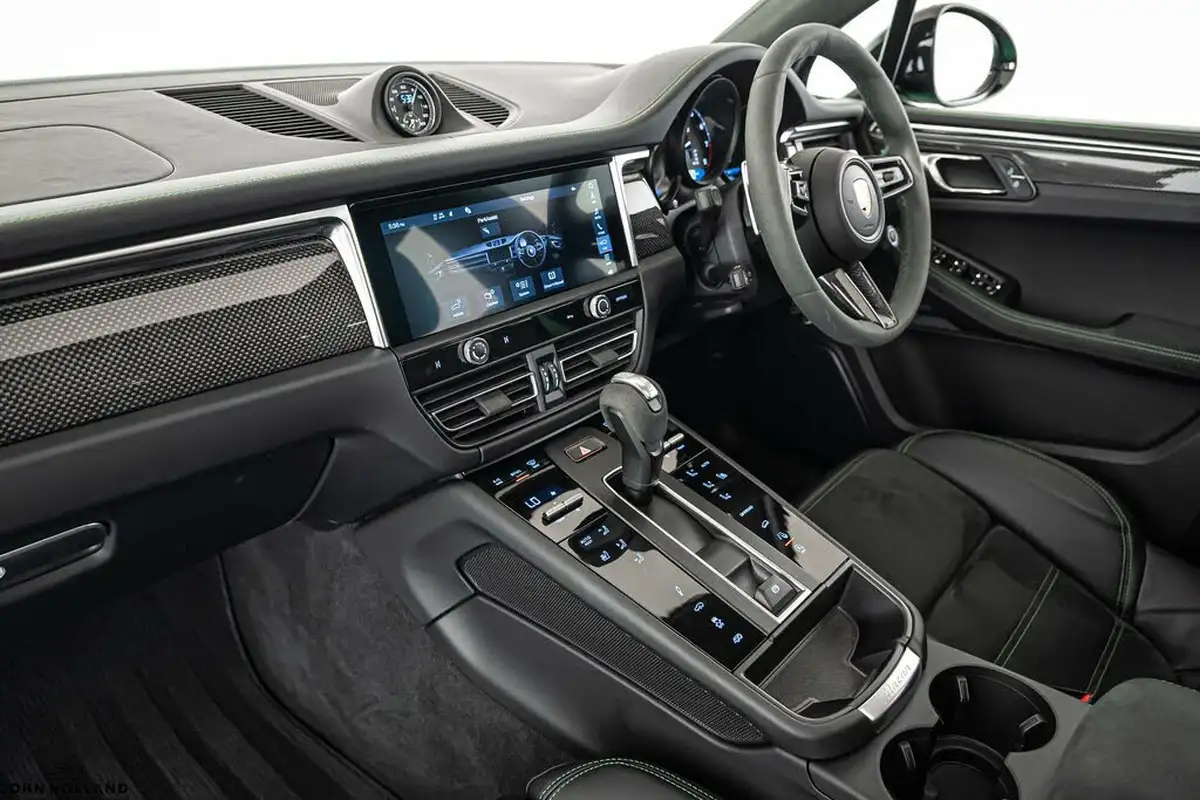 2023-porsche-macan-29-v6-gts-big-35