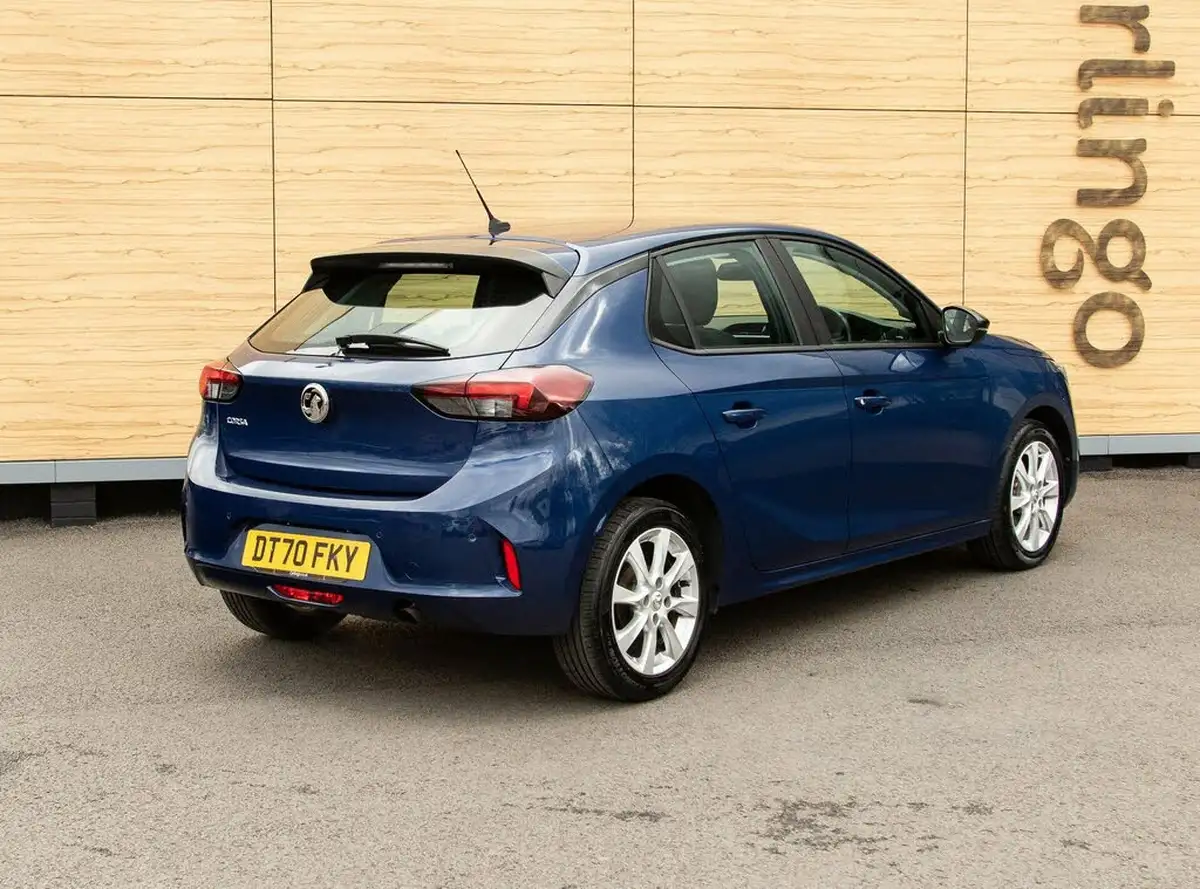 2021-vauxhall-corsa-12i-se-premium-big-2