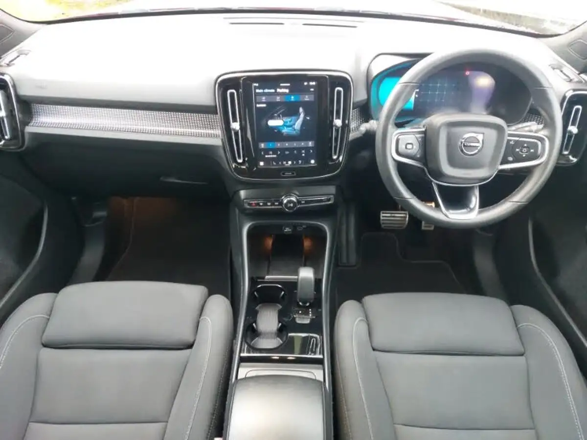 2022-volvo-xc40-e-recharge-plus-228bhp-big-2