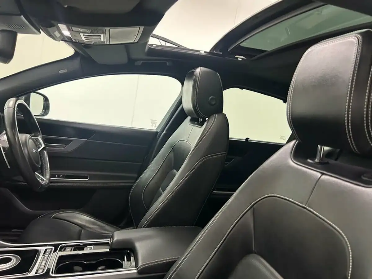 2017-jaguar-xf-20i-r-sport-300ps-awd-saloon-4d-1999cc-big-17