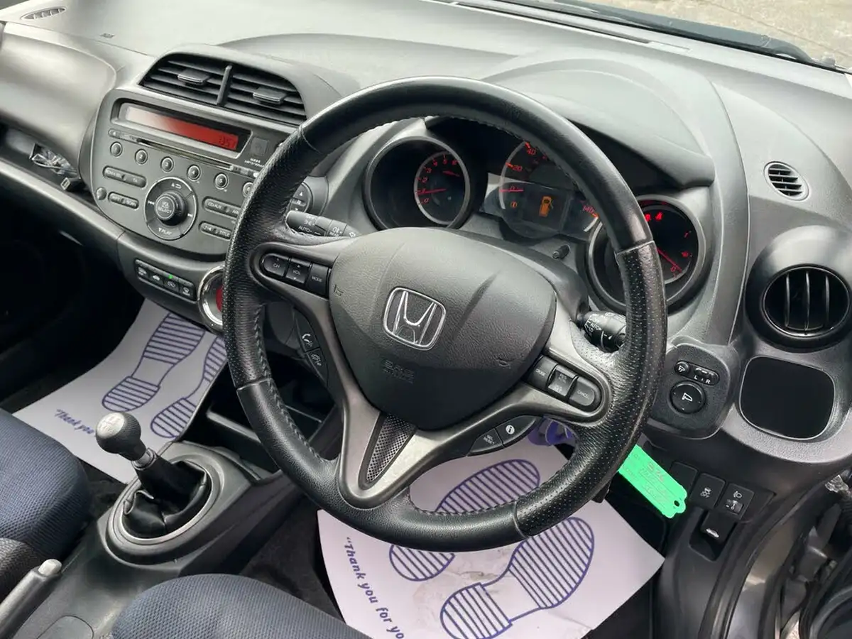 2012-honda-jazz-14-ex-big-11