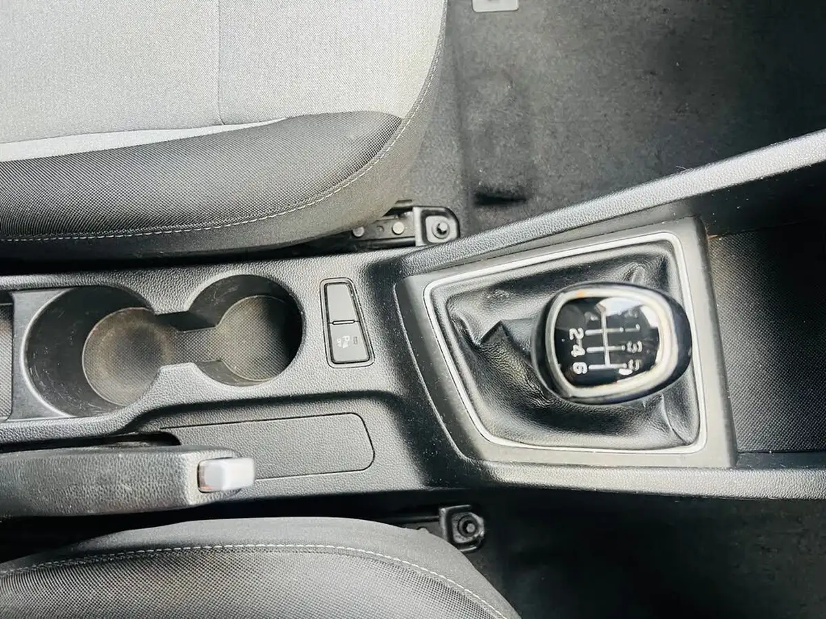 2015-hyundai-i20-14-se-big-42
