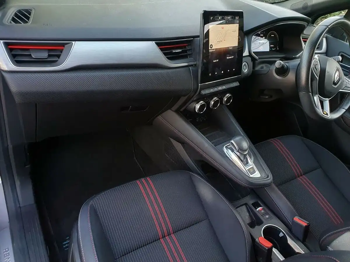 2021-renault-captur-16-rs-line-160ps-phev-big-9