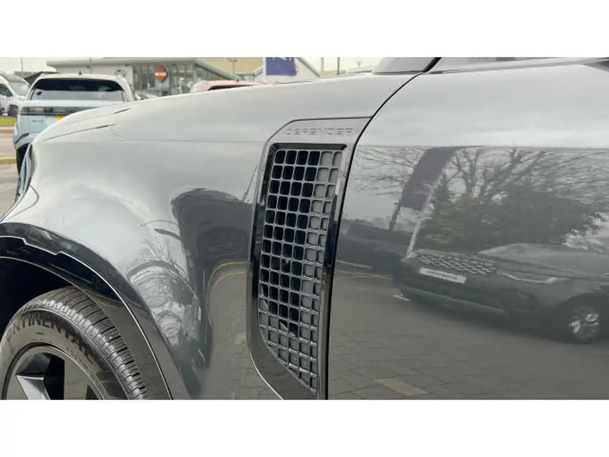 2024-land-rover-110-defender-30-d350-x-dynamic-hse-big-19