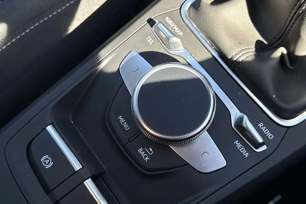 2023-audi-q2-10-30-tfsi-sport-big-49