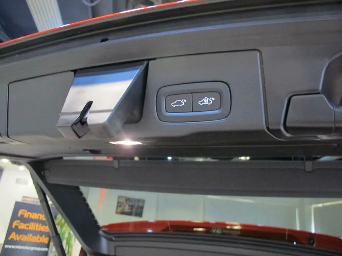 2022-volvo-xc60-20-t6-inscription-350bhp-big-8