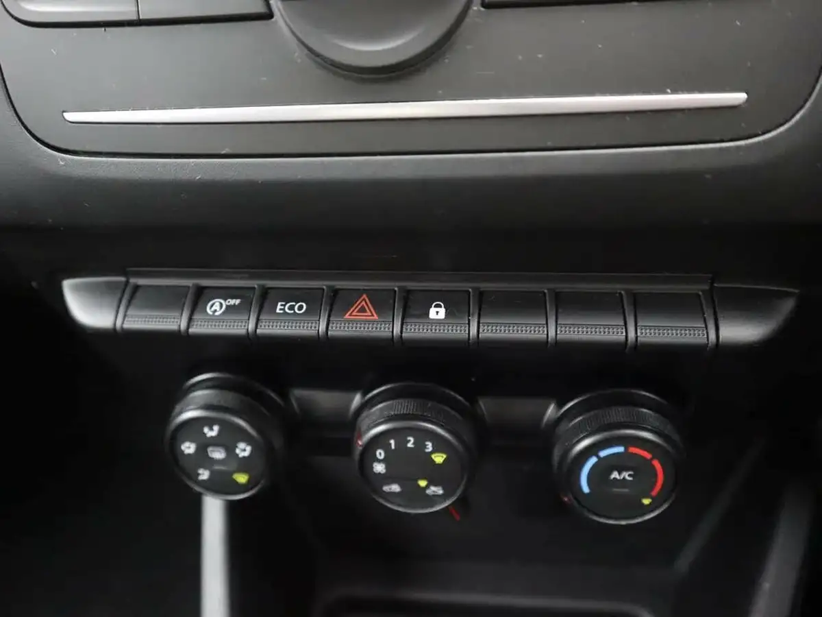 2021-dacia-duster-09-tce-essential-big-24