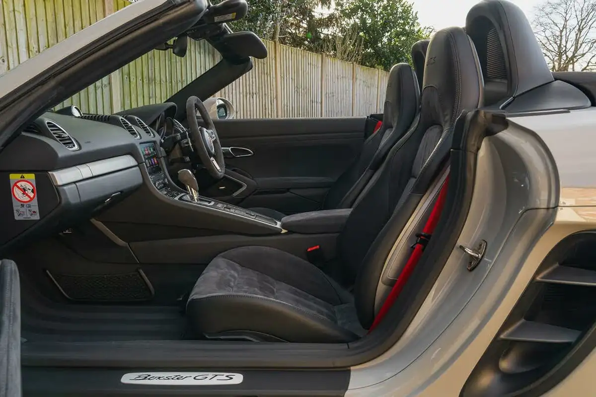 2018-porsche-boxster-718-25-boxster-gts-365ps-ss-pdk-big-32