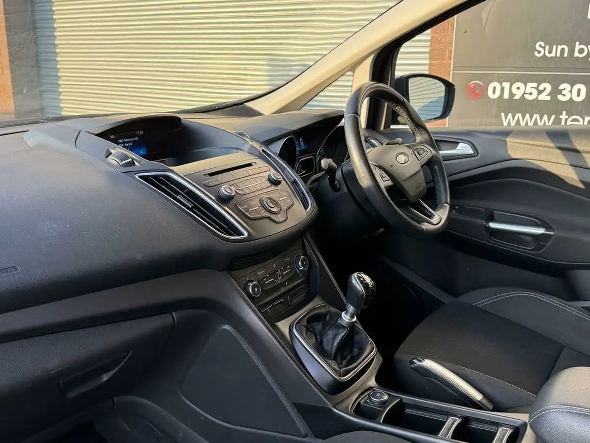 2016-ford-c-max-15tdci-zetec-120ps-big-39