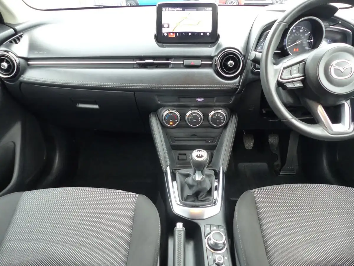 2019-mazda-mazda2-15-sport-nav-big-9