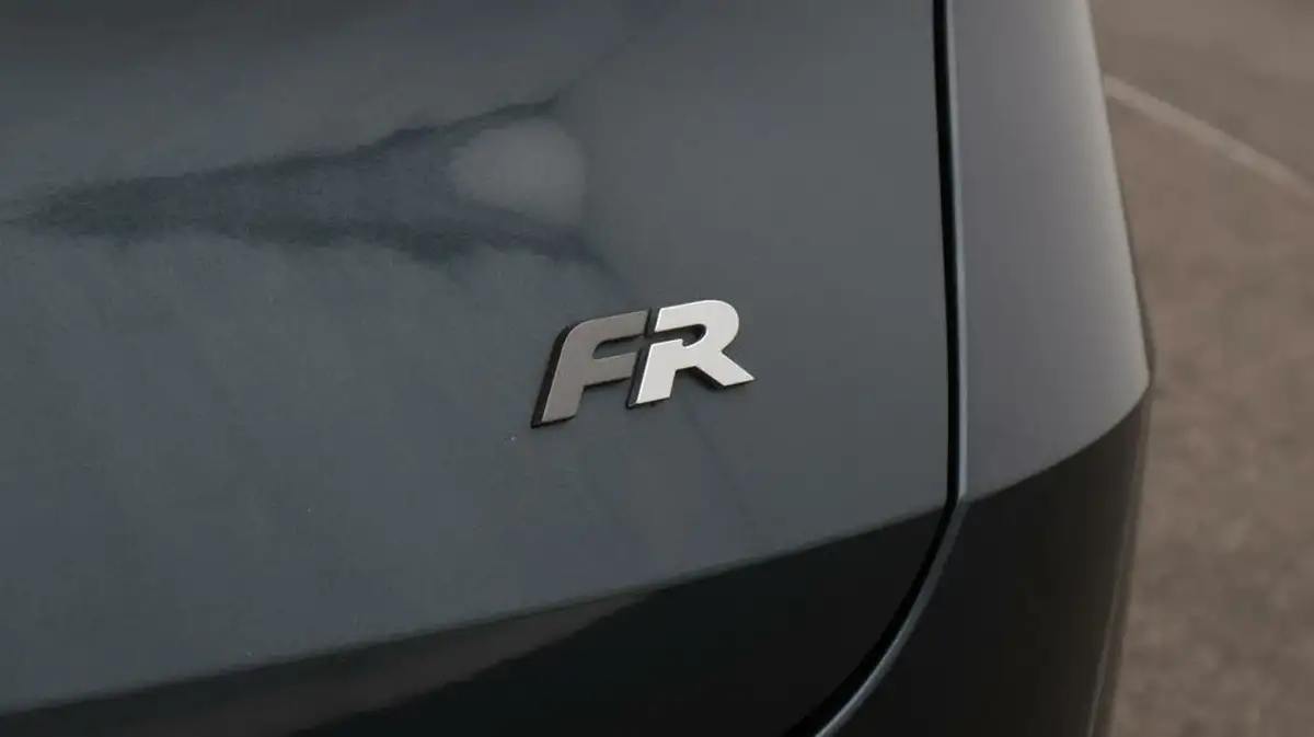 2022-seat-leon-15-etsi-fr-estate-big-22