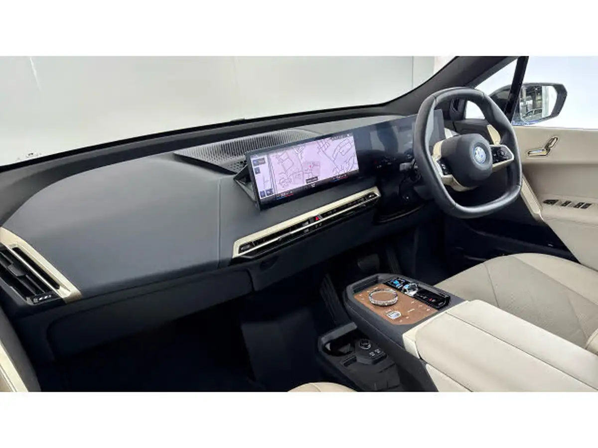 2022-bmw-ix-e-xdrive-50-m-sport-big-6