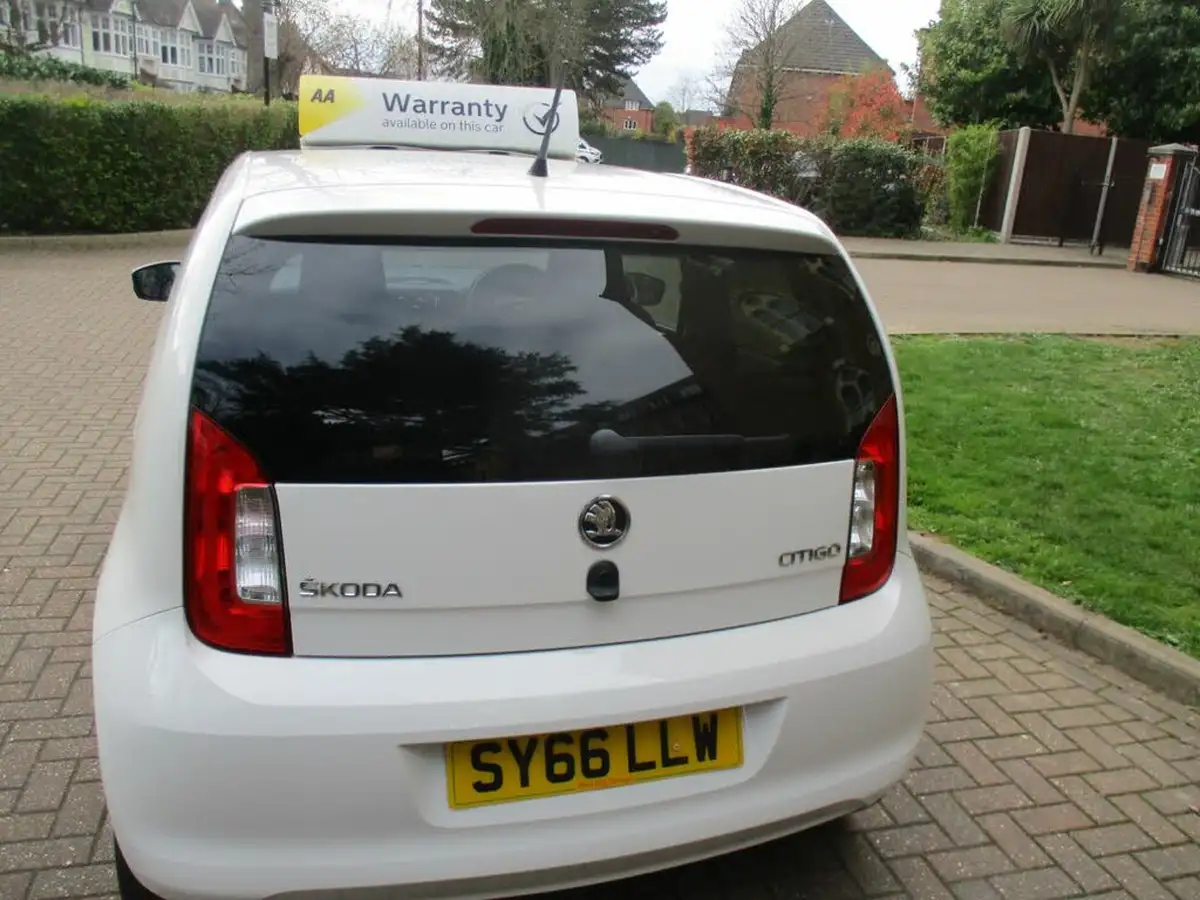 2016-skoda-citigo-10-mpi-colour-edition-3d-big-7