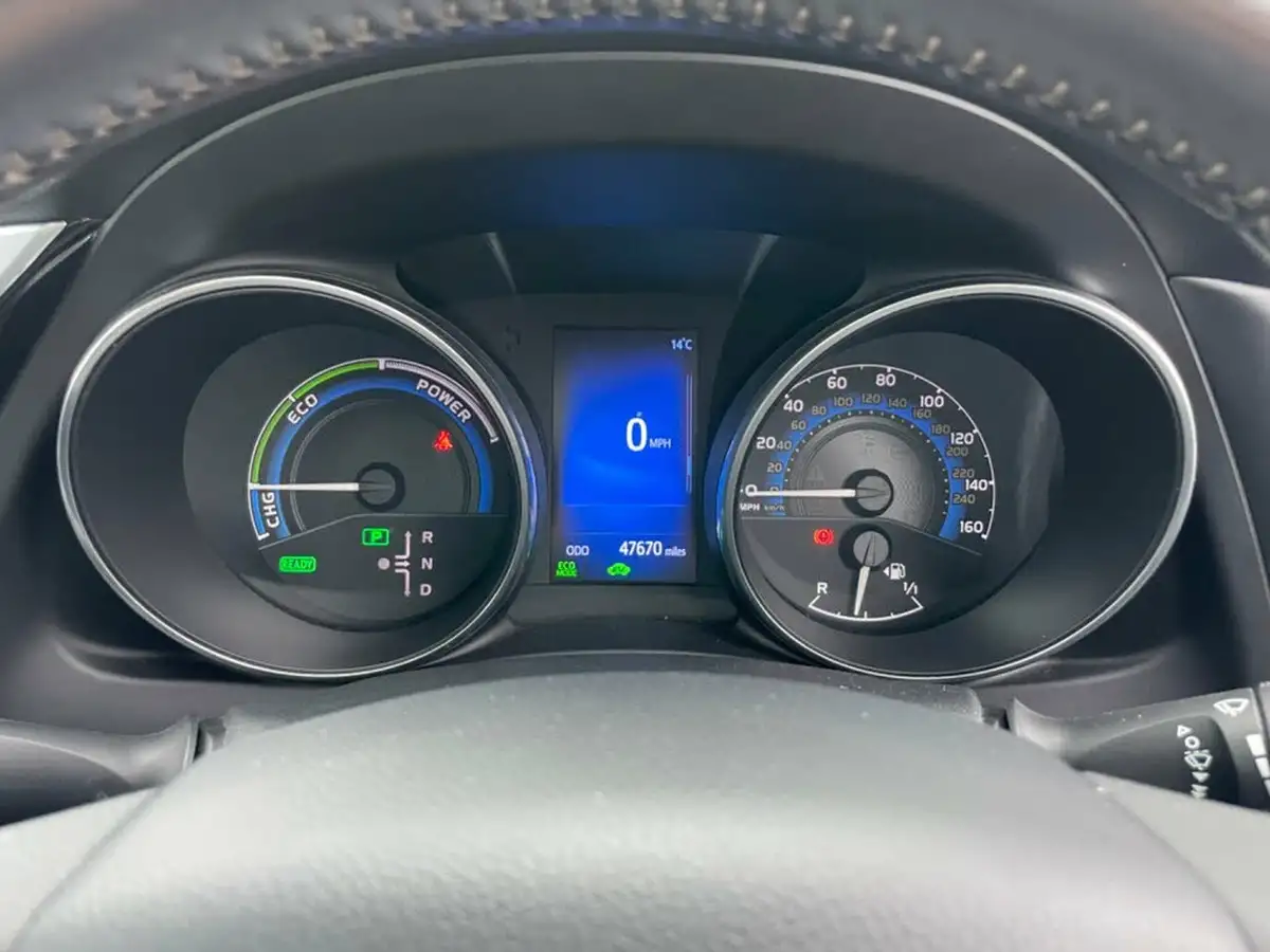 2017-toyota-auris-18-vvt-i-hsd-design-tss-hatchback-big-19