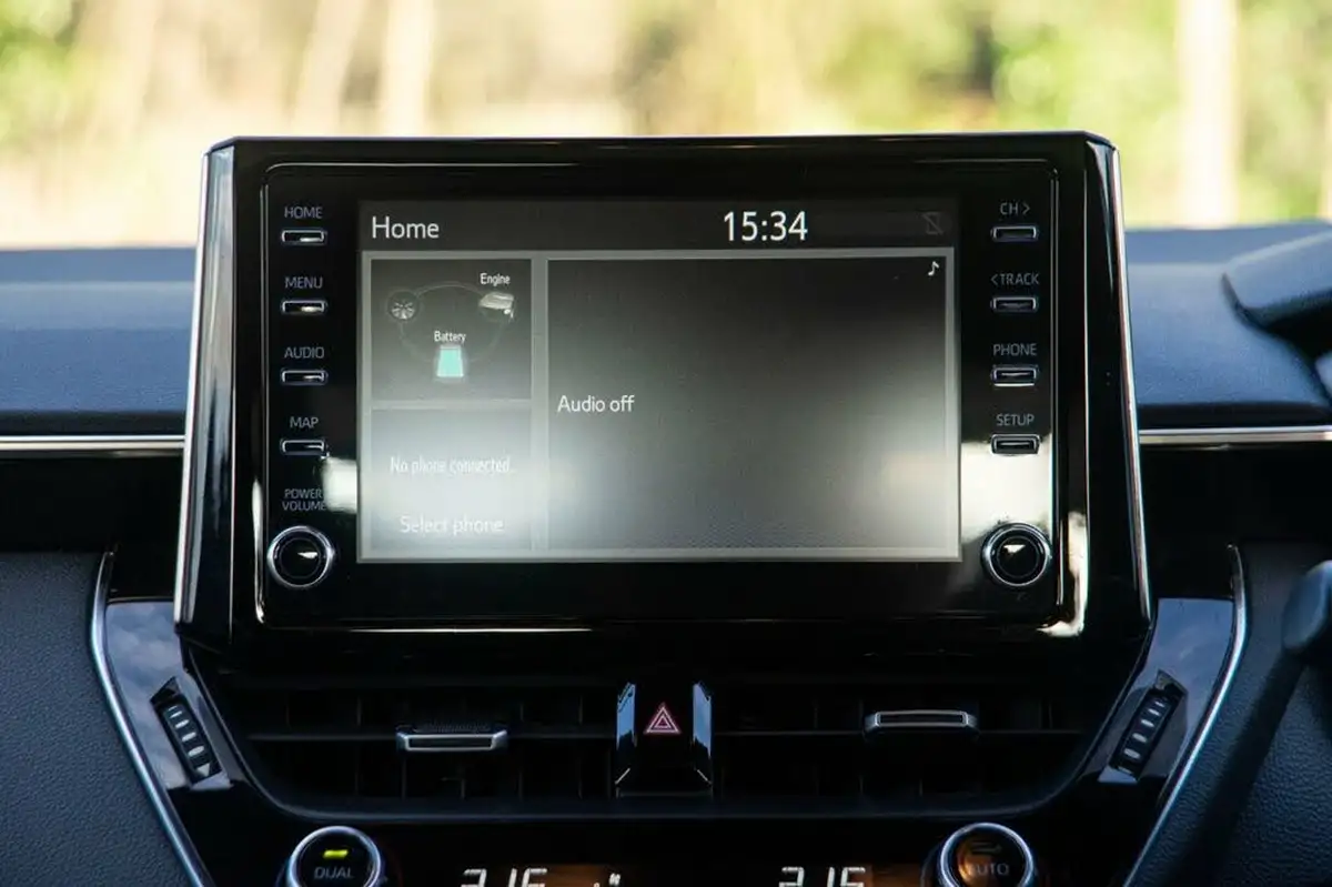2022-toyota-corolla-18-vvt-i-icon-120bhp-trk-hatchback-5d-big-16