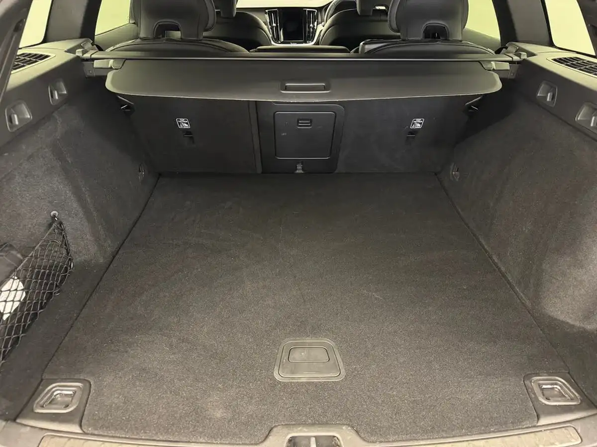 2021-volvo-v60-20-b4-r-design-big-8